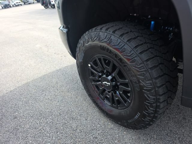 New 2026 Chevrolet Silverado 2500 ZR2 AWD/4WD image 12