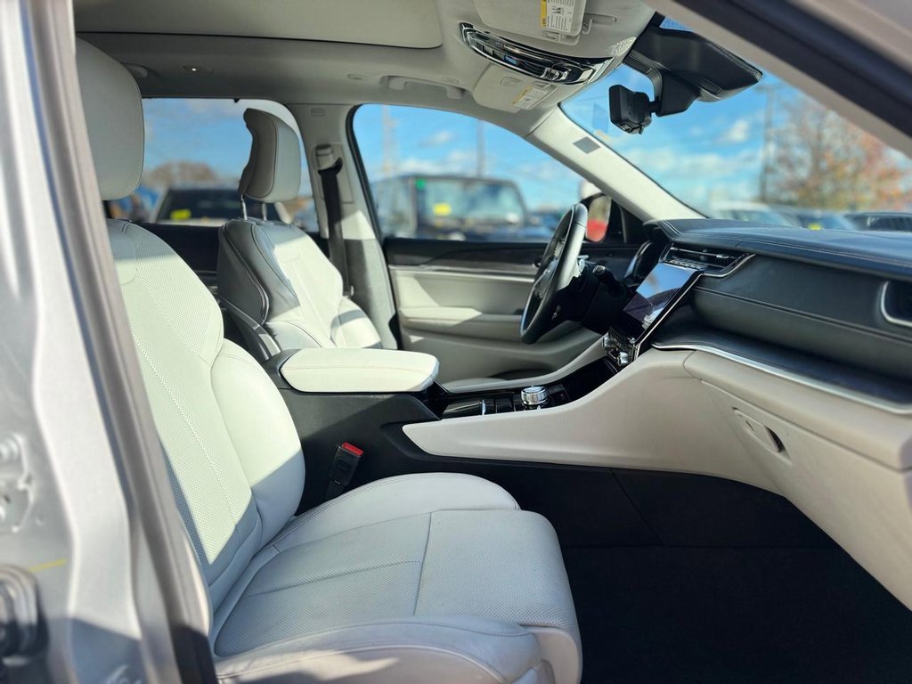 Used 2021 Jeep Grand Cherokee L Overland w/ Luxury Tech Group IV image 22