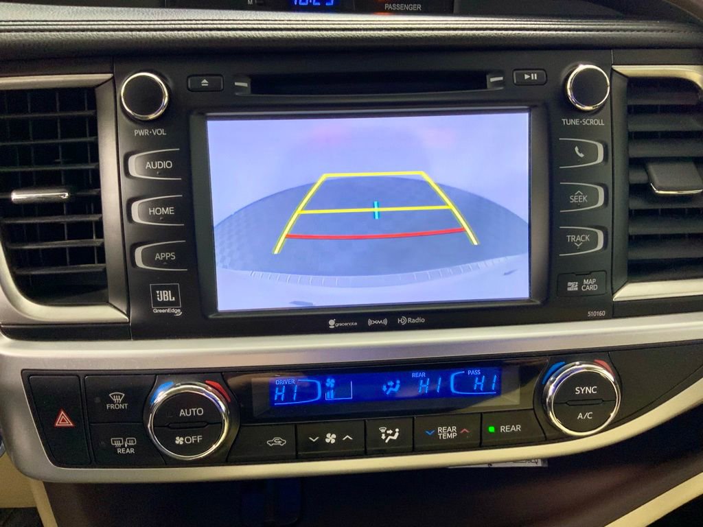 Used 2016 Toyota Highlander Limited Platinum image 3