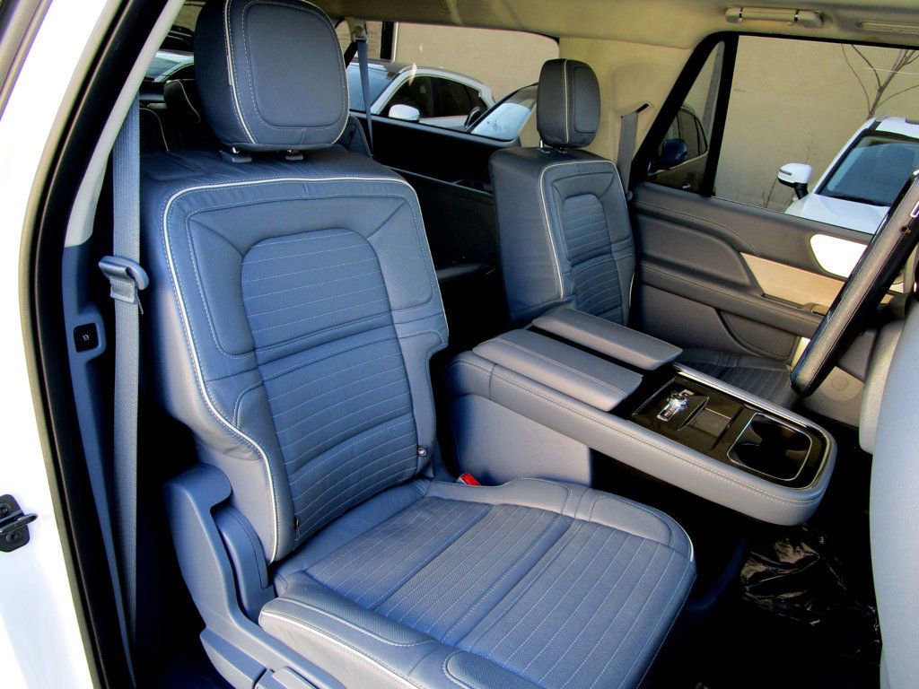 Used 2021 Lincoln Navigator L Black Label w/ Cargo Convenience Package image 18