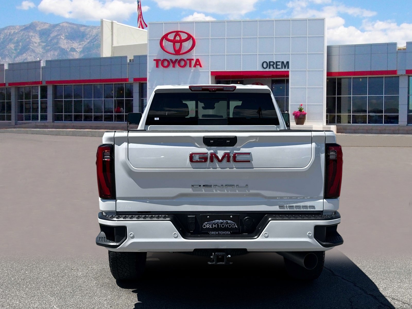 Used 2024 GMC Sierra 2500 Denali w/ Denali Reserve Package AWD/4WD image 4