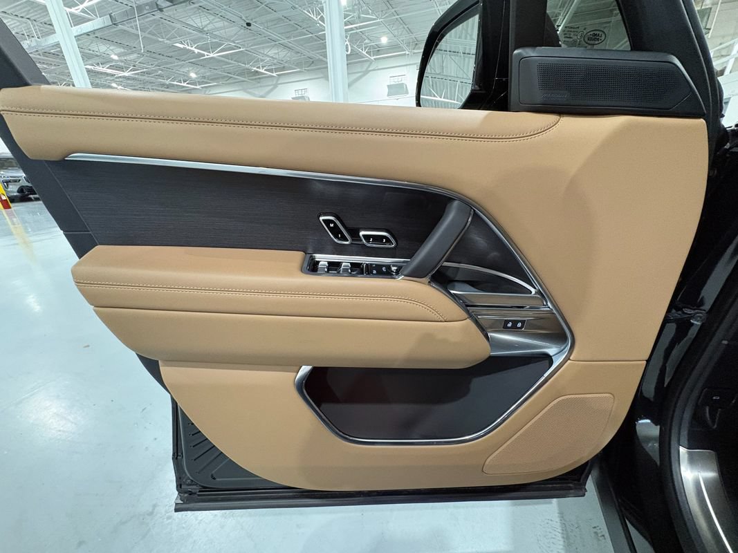 Used 2026 Land Rover Range Rover SE AWD/4WD image 36