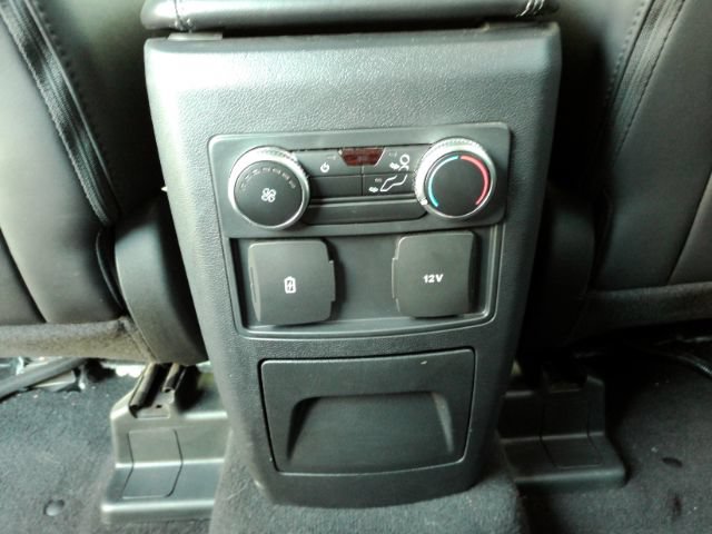 Used 2023 Ford Explorer XLT w/ Equipment Group 202A AWD/4WD image 27