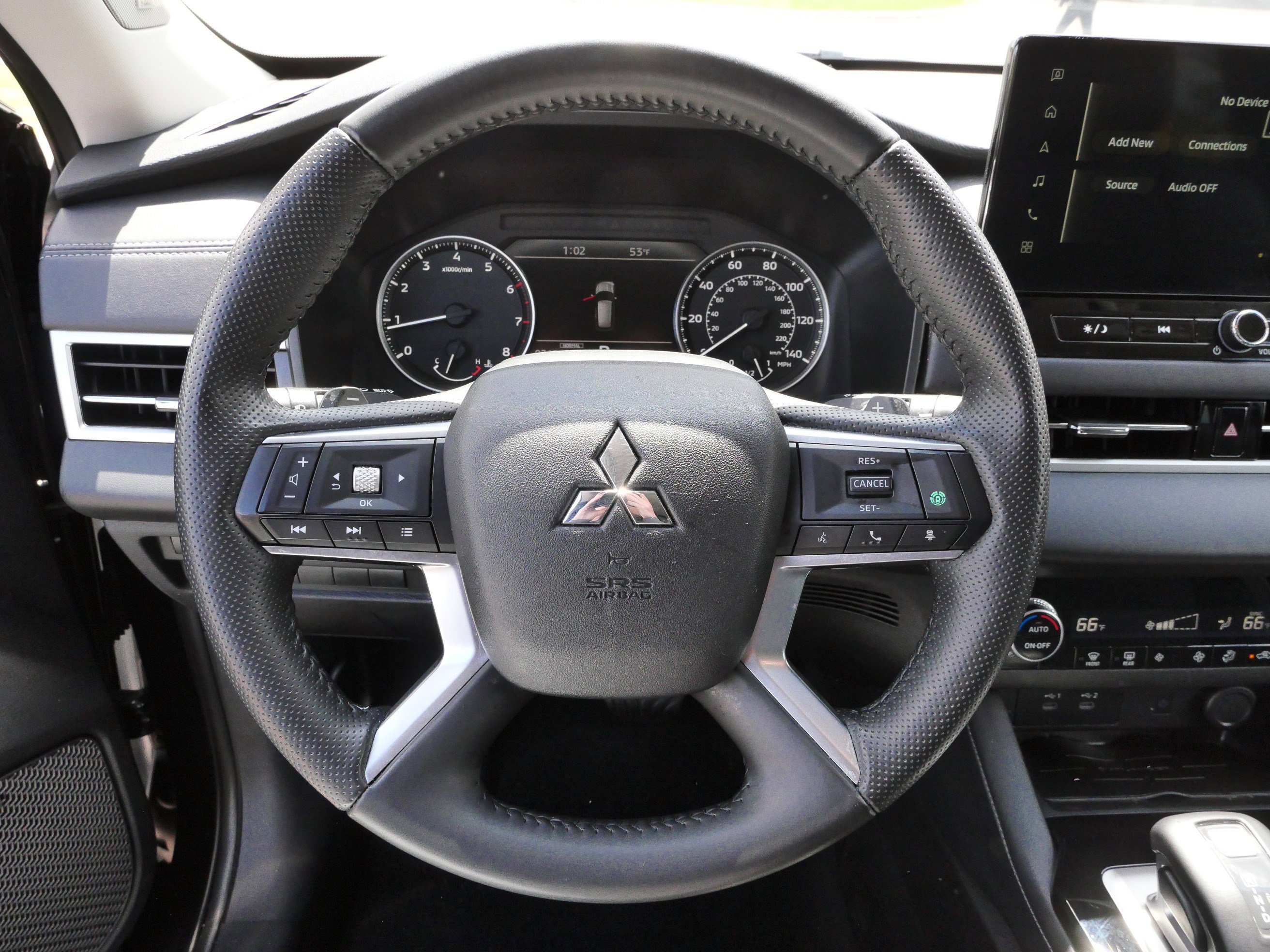 Used 2025 Mitsubishi Outlander SE AWD/4WD image 26