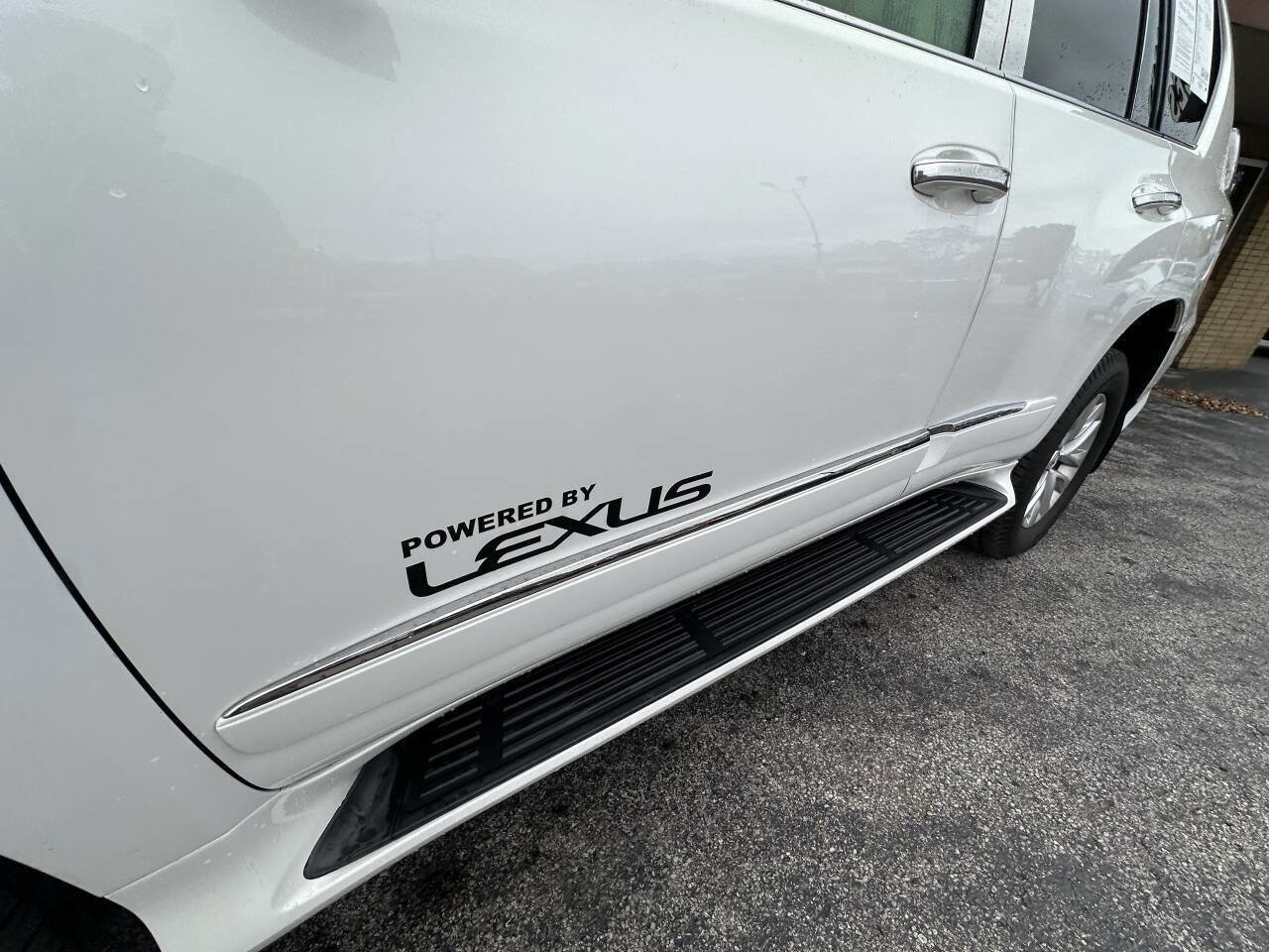 Used 2015 Lexus GX 460 w/ Premium Package AWD/4WD image 4