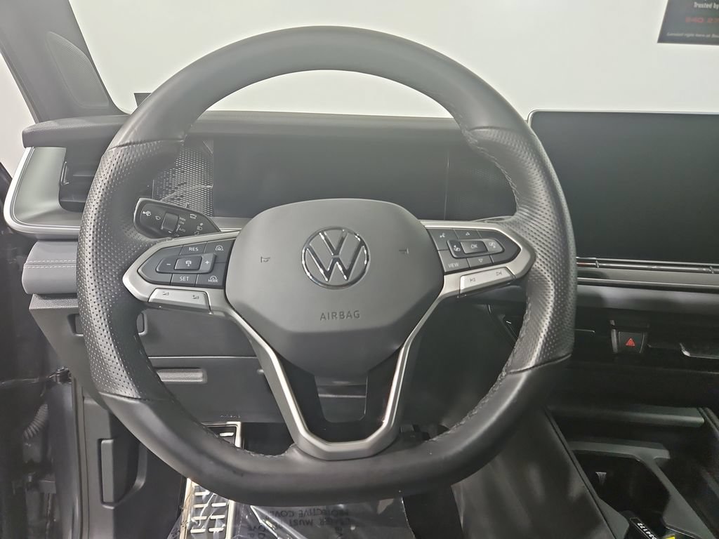 Certified 2025 Volkswagen Tiguan SE R-Line AWD/4WD image 15