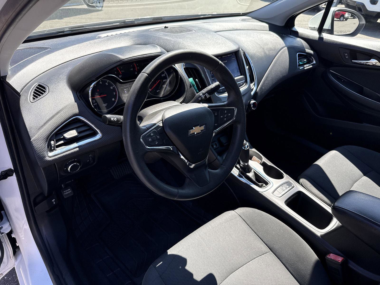 Used 2019 Chevrolet Cruze LT w/ Convenience Package image 15