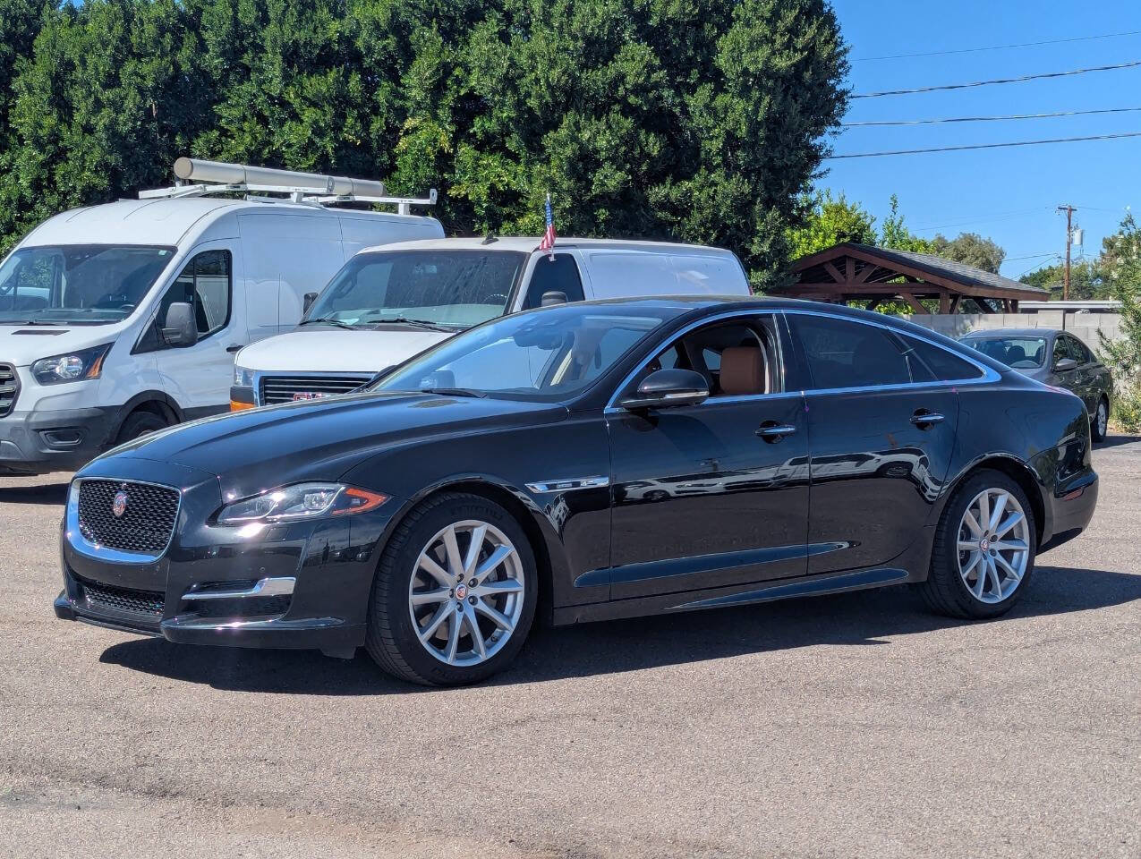 Used 2019 Jaguar XJ R-Sport image 6