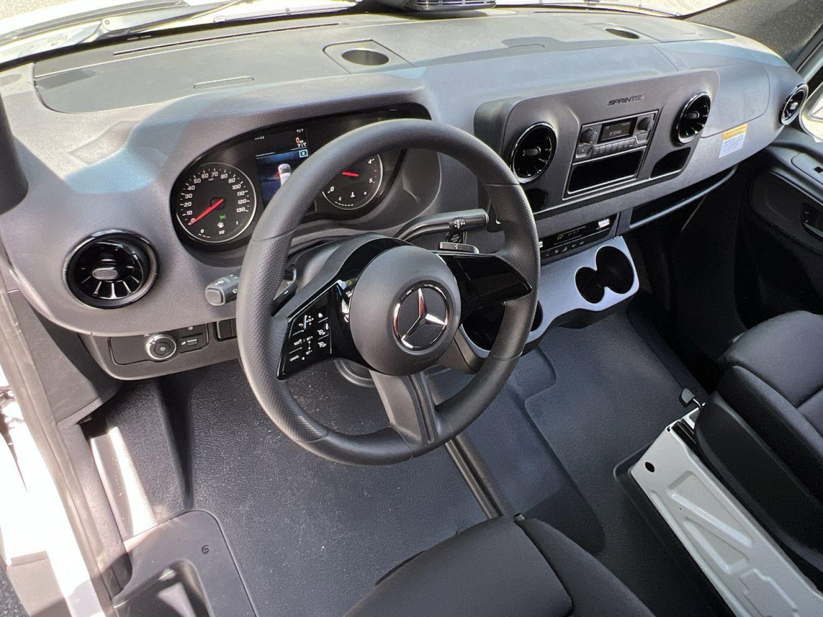 New 2025 Mercedes-Benz Sprinter 2500 image 21