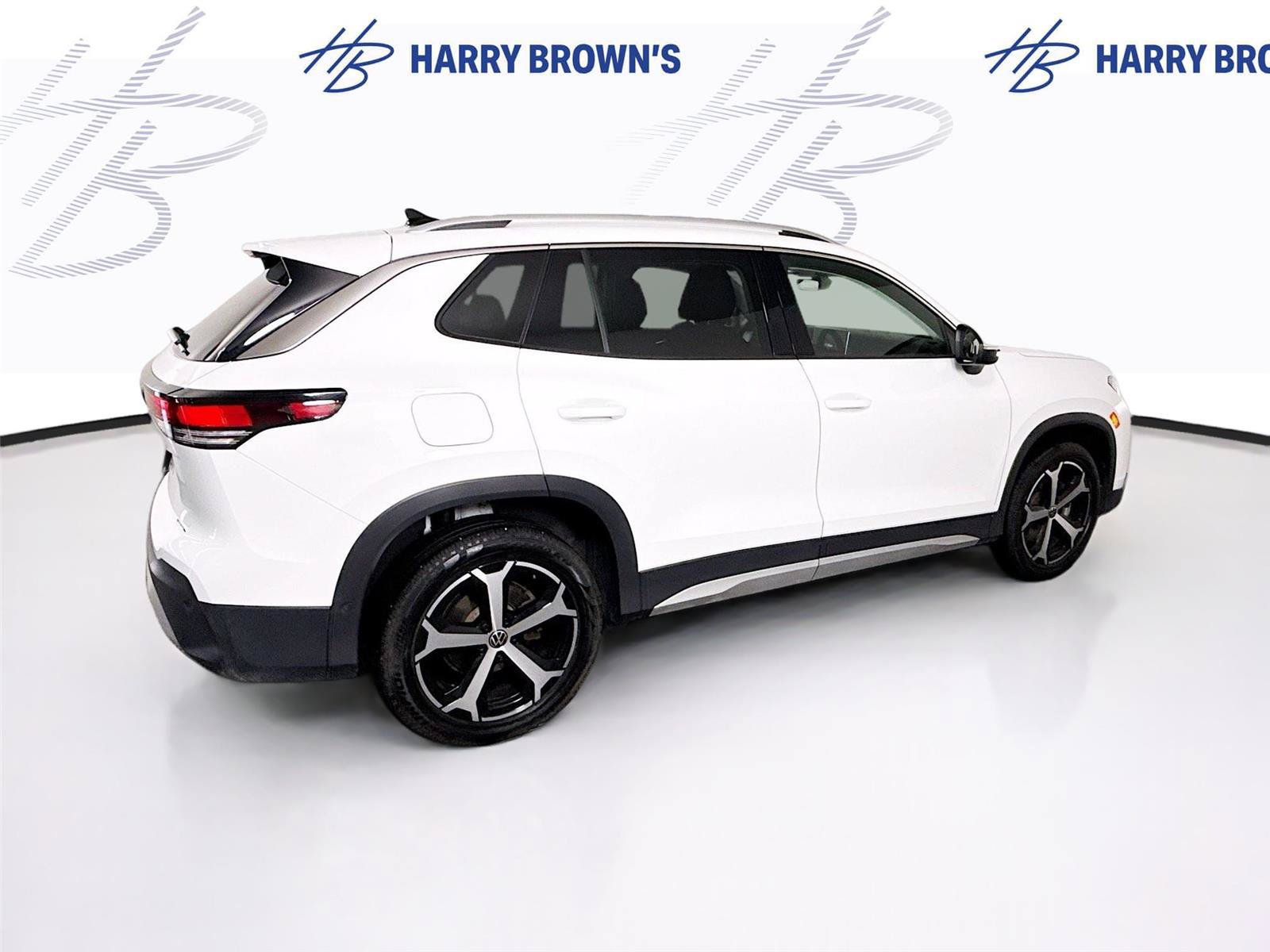 Used 2026 Volkswagen Tiguan SE AWD/4WD image 30
