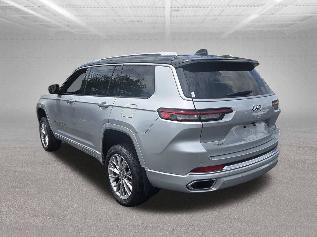 Used 2023 Jeep Grand Cherokee L Summit w/ Luxury Tech Group V AWD/4WD image 17