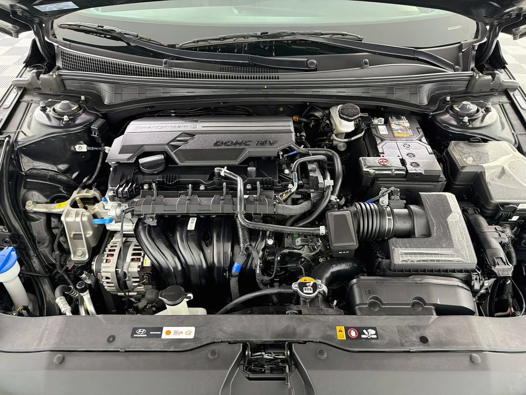Used 2026 Hyundai Elantra SE FWD image 29