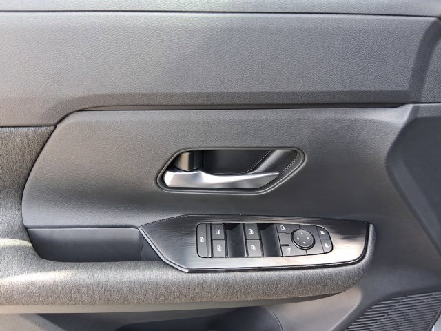 New 2026 Nissan Kicks SV w/ Cold Weather Package FWD image 10