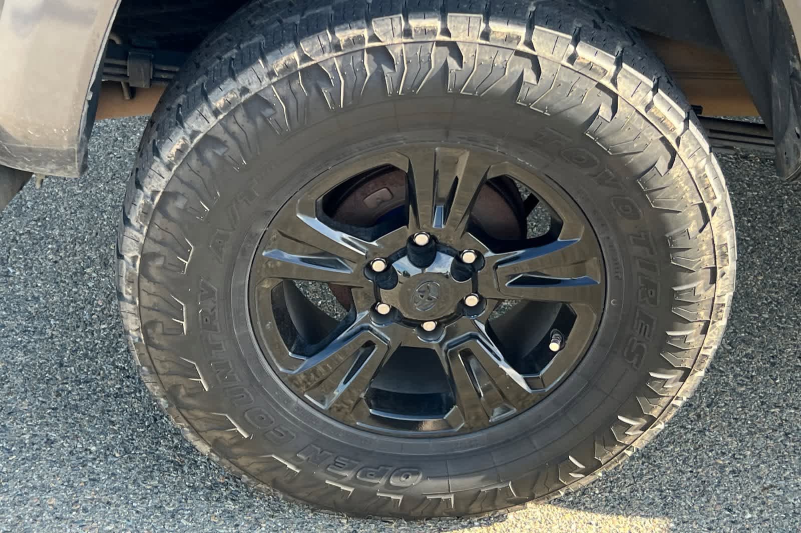 Used 2018 Toyota Tacoma TRD Sport w/ Technology Package AWD/4WD image 17
