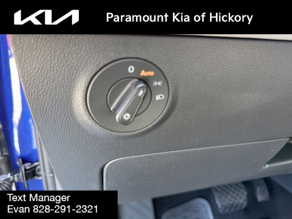 Used 2022 Volkswagen Taos SE FWD image 18