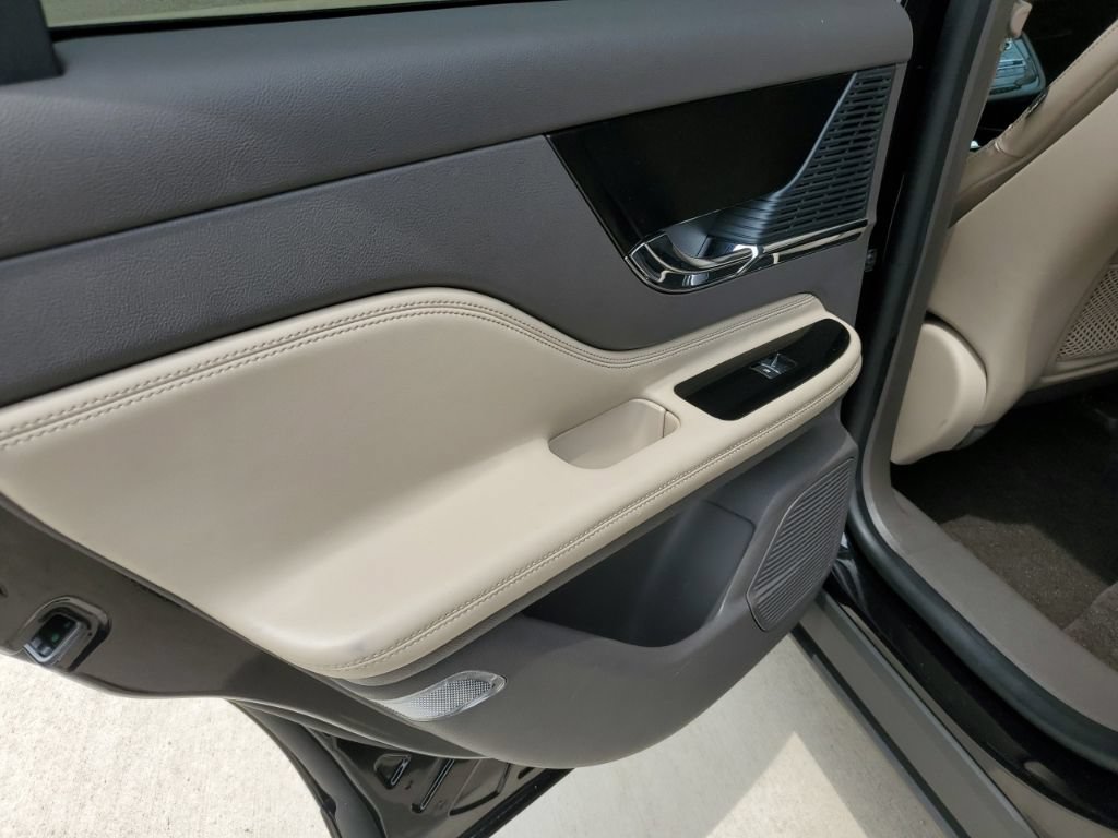 Used 2022 Lincoln Corsair FWD w/ Equipment Group 101A image 12