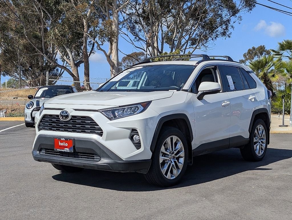 Used 2021 Toyota RAV4 XLE Premium w/ Carpet Mat Package (TMS) image 6