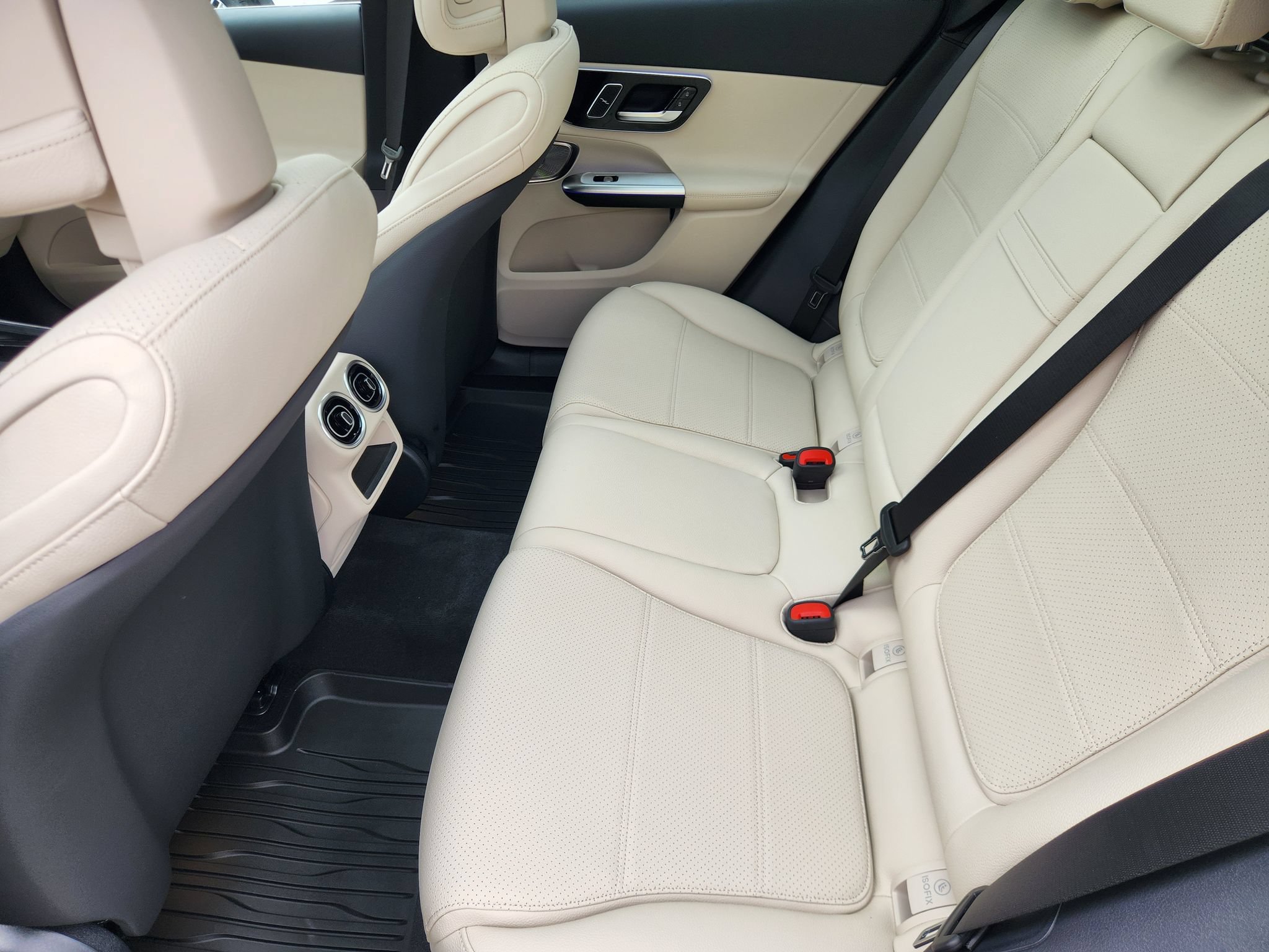 New 2027 Mercedes-Benz GLC 300 4MATIC image 11