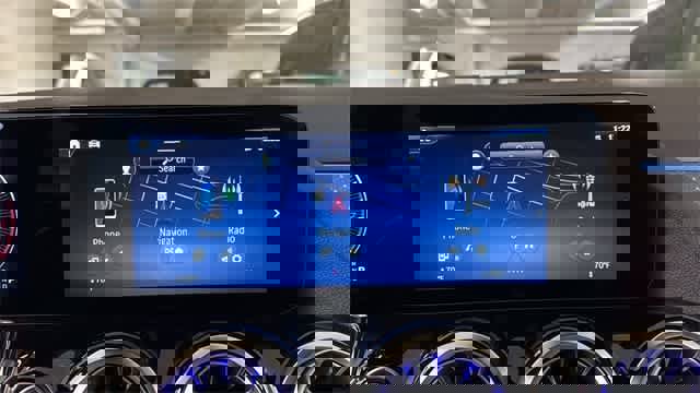 Used 2025 Mercedes-Benz GLA 250 4MATIC image 18