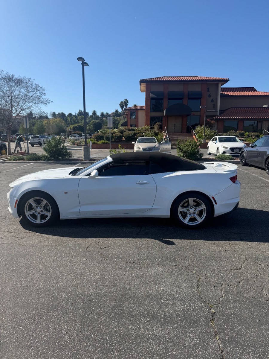 Used 2020 Chevrolet Camaro LT RWD image 8
