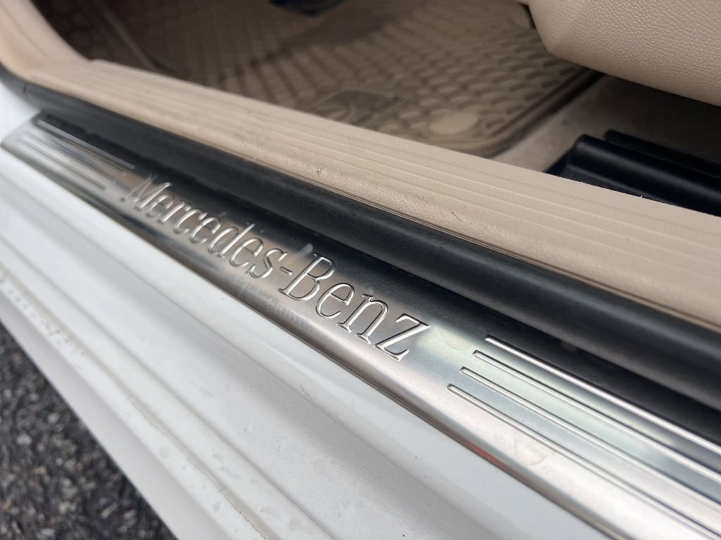Used 2015 Mercedes-Benz E 350 4MATIC Sedan image 30