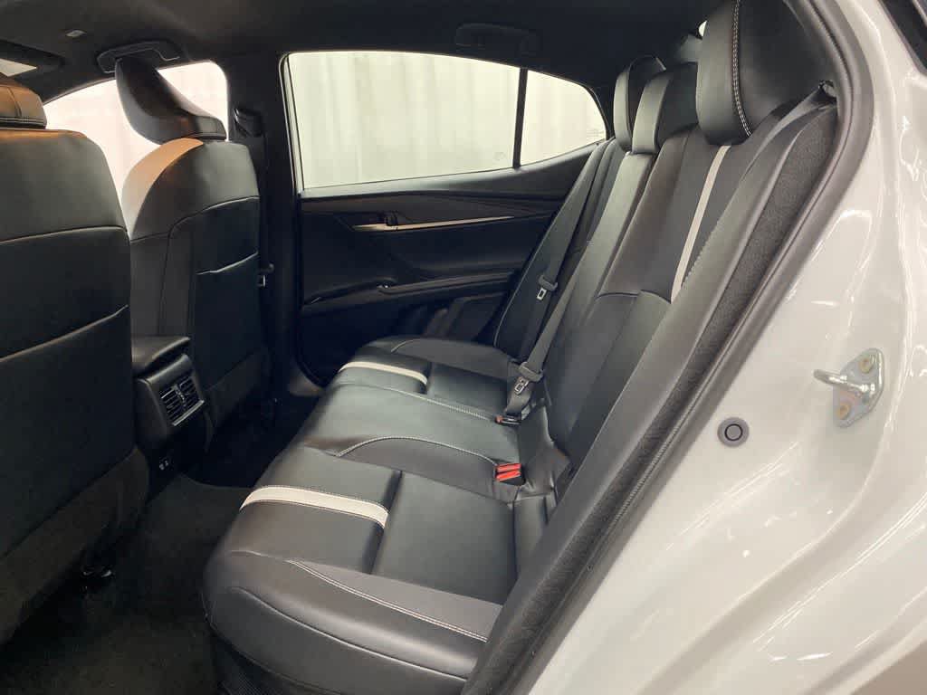Used 2025 Toyota Camry SE FWD image 17