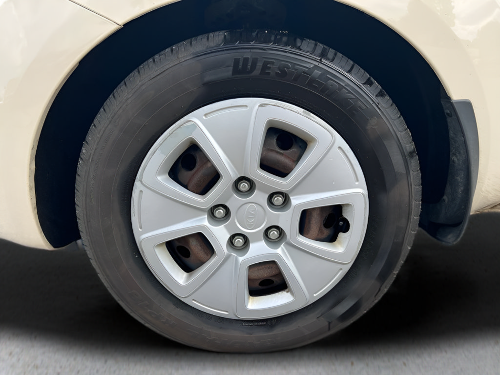 Used 2012 Kia Soul FWD image 25