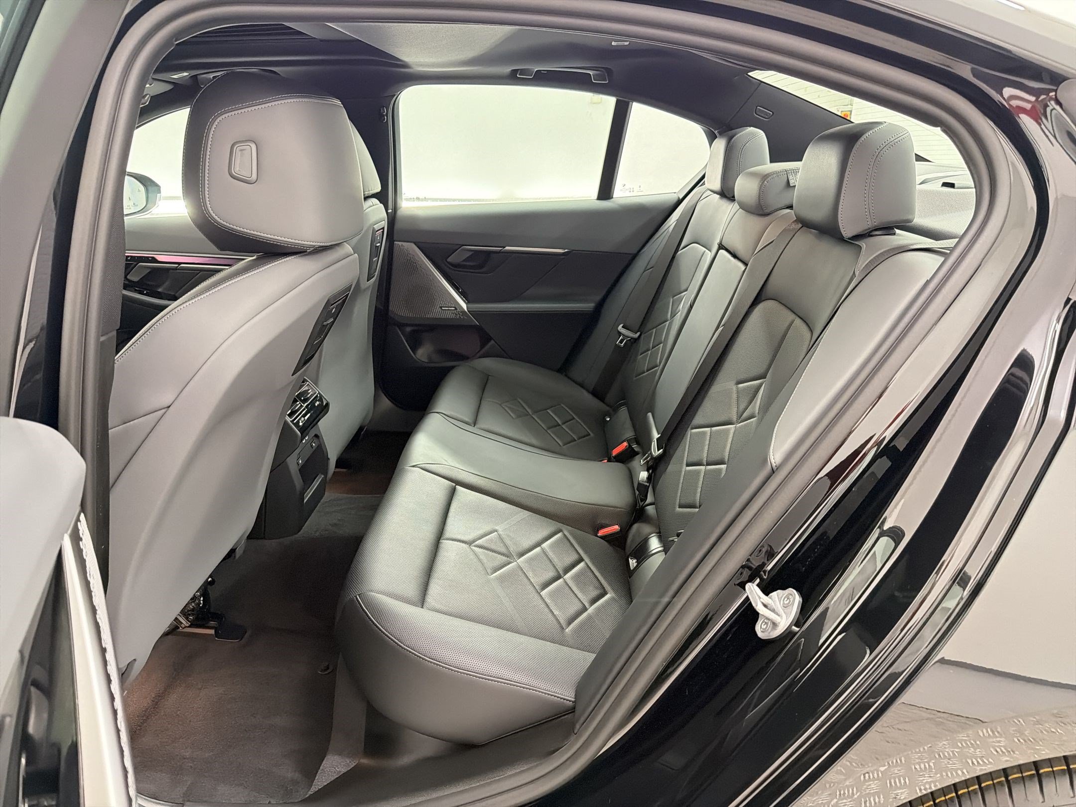 New 2027 BMW 530i RWD image 22