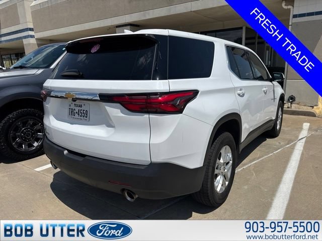 Used 2023 Chevrolet Traverse LS w/ Safety Package FWD image 5