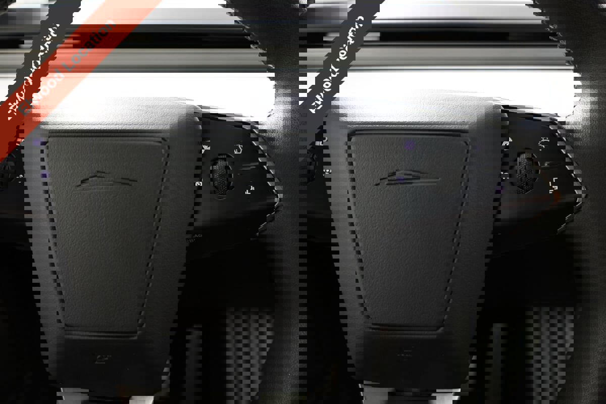 Used 2024 Tesla Cybertruck AWD Crew Cab image 24