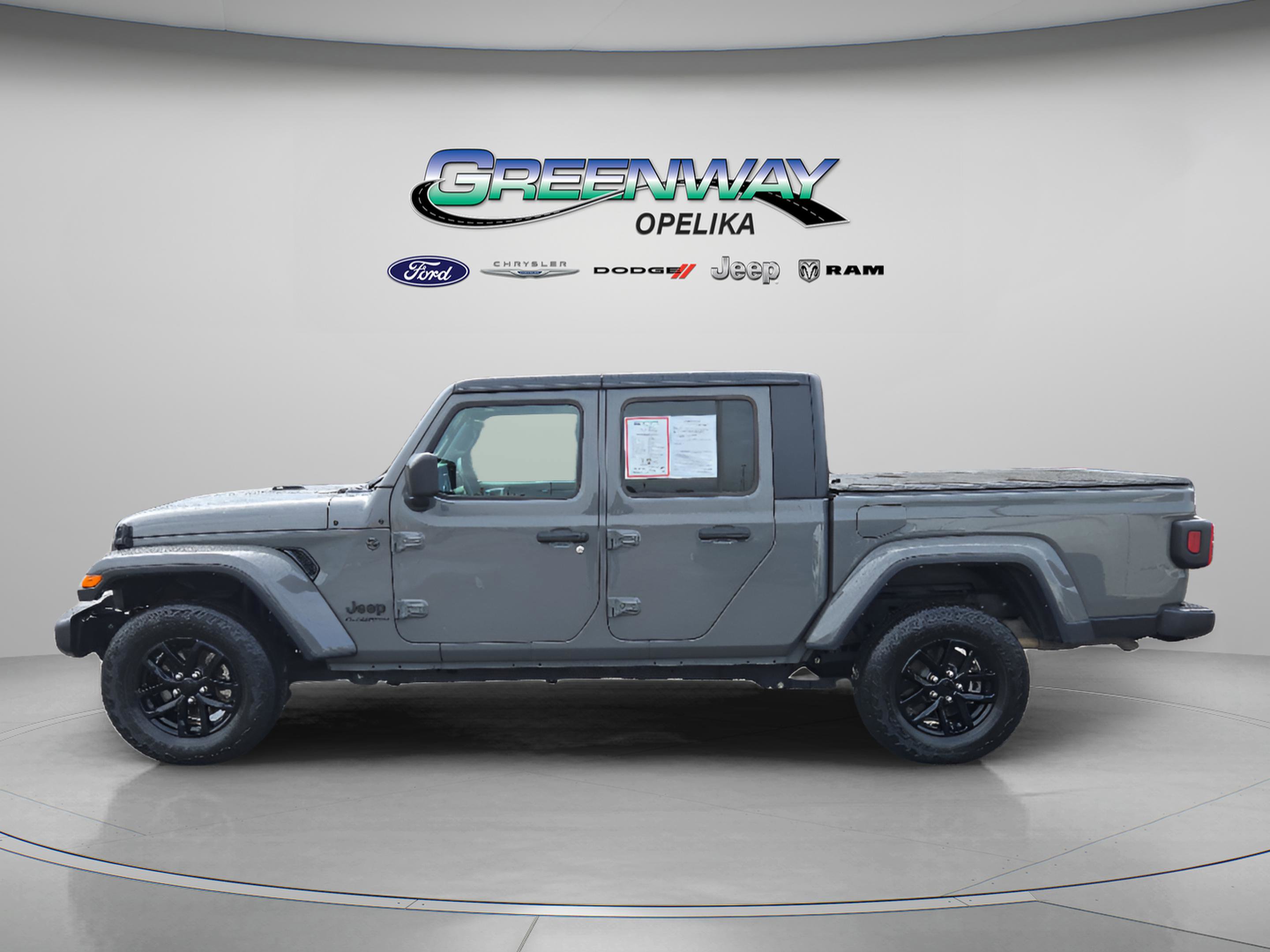 Used 2022 Jeep Gladiator Sport image 4