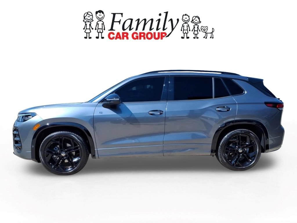 Certified 2026 Volkswagen Tiguan SE R-Line FWD image 2