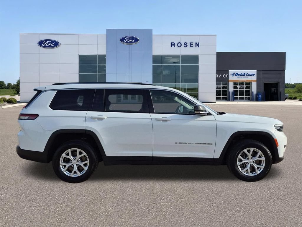Used 2023 Jeep Grand Cherokee L Limited AWD/4WD image 2