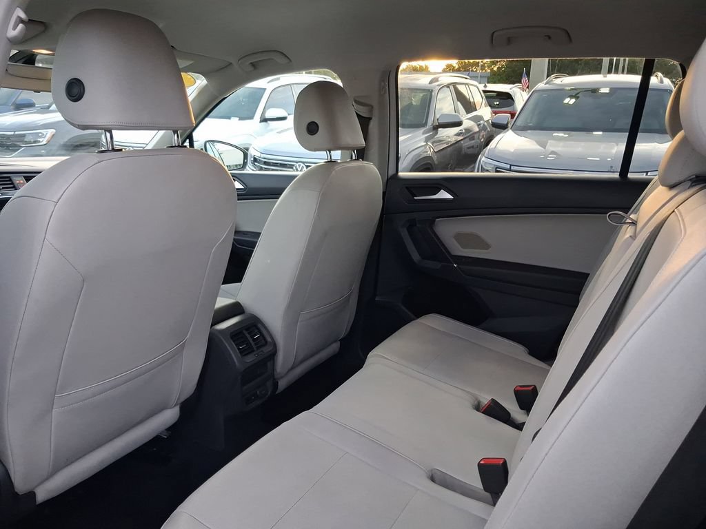 Used 2020 Volkswagen Tiguan SE FWD image 7