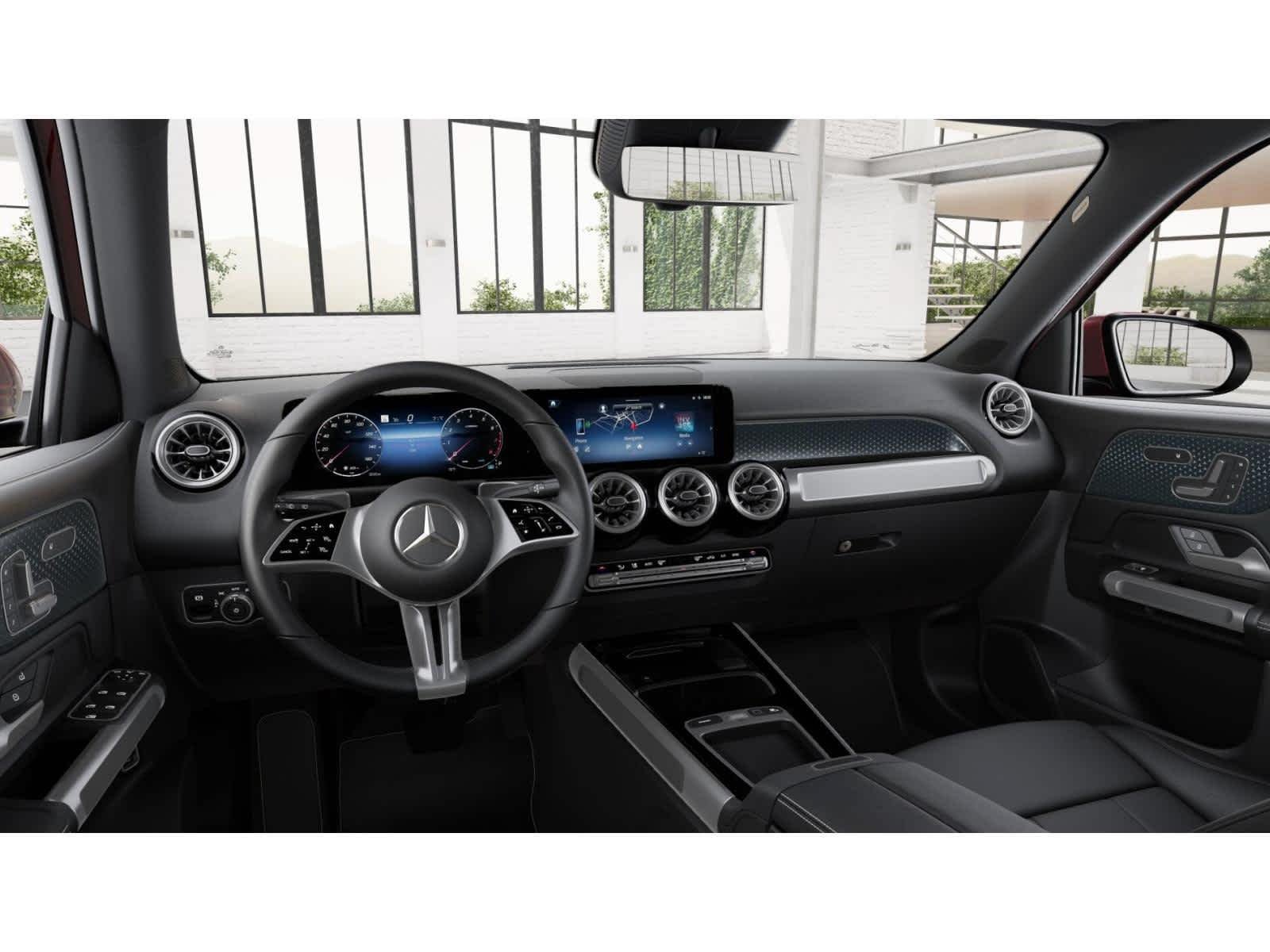 Used 2026 Mercedes-Benz GLB 250 image 2
