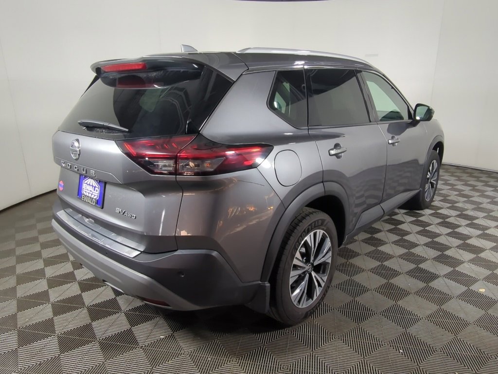 Used 2021 Nissan Rogue SV w/ Premium Package image 4