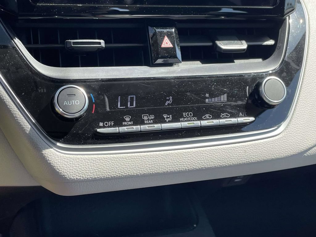 Used 2026 Toyota Corolla LE FWD image 15