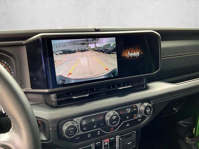 Used 2025 Jeep Gladiator Sport AWD/4WD image 18