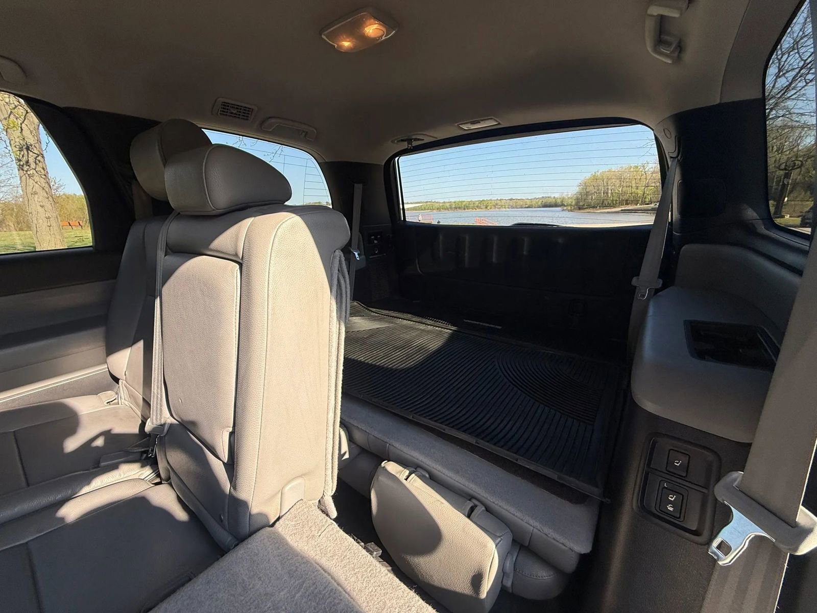 Used 2015 Toyota Sequoia SR5 w/ Premium Package AWD/4WD image 15