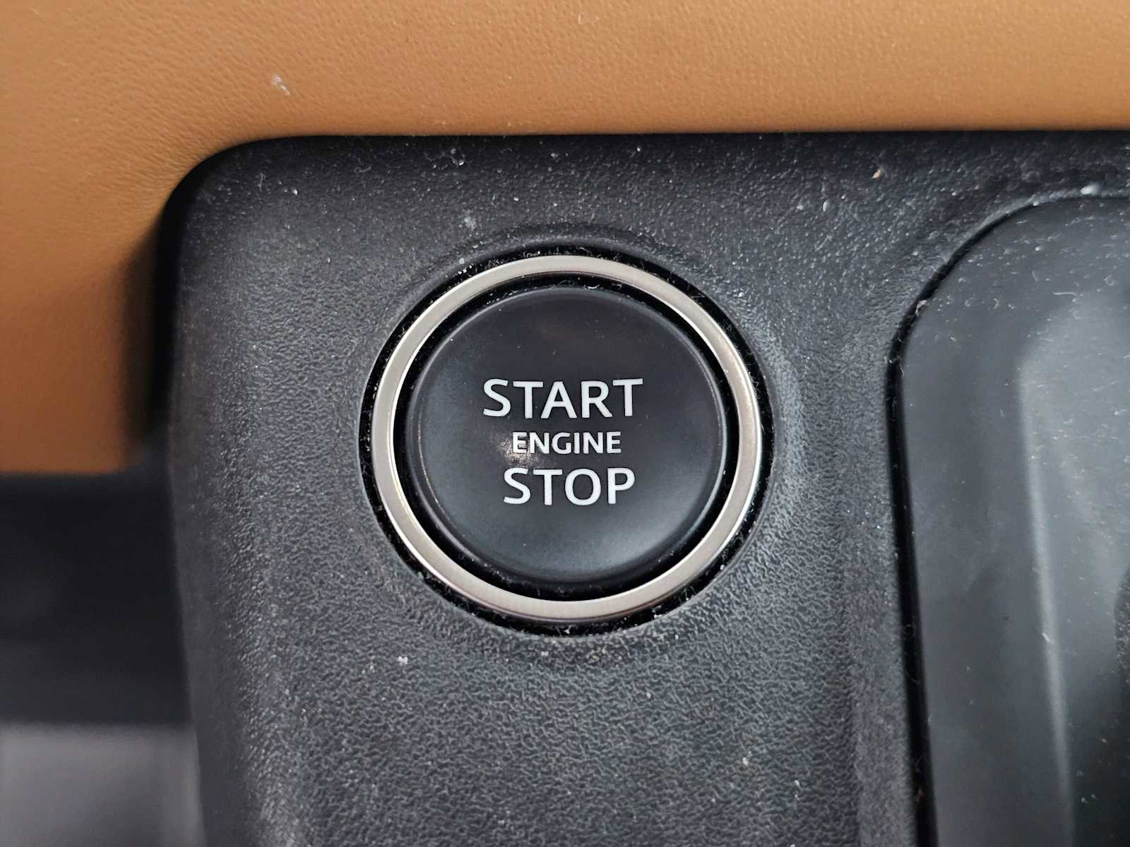 Used 2023 Land Rover Defender 130 First Edition image 32