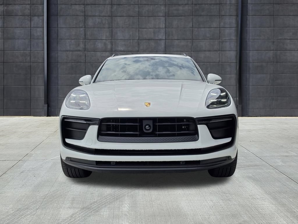 Used 2026 Porsche Macan AWD/4WD image 9