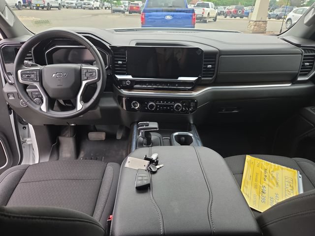 Used 2024 Chevrolet Silverado 1500 RST AWD/4WD image 17
