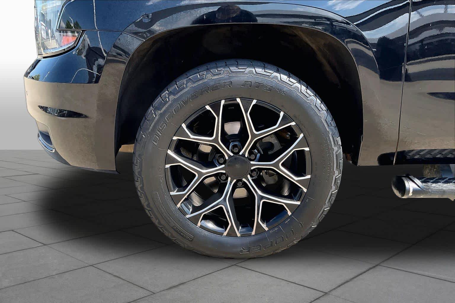 Used 2018 Chevrolet Tahoe LT AWD/4WD image 10