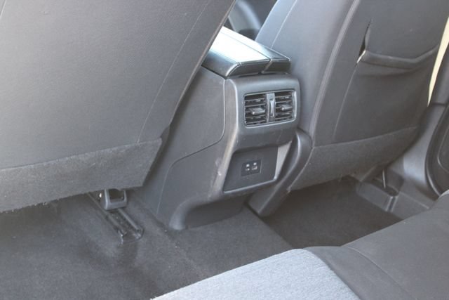 Used 2023 Nissan Rogue SV FWD image 29