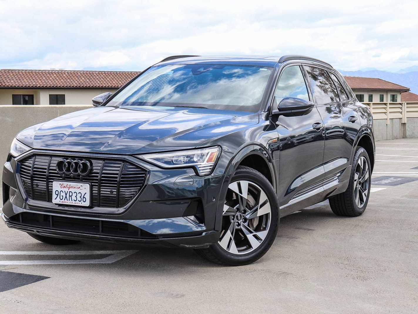 Used 2023 Audi e-tron Premium w/ Convenience Plus Package AWD/4WD image 1