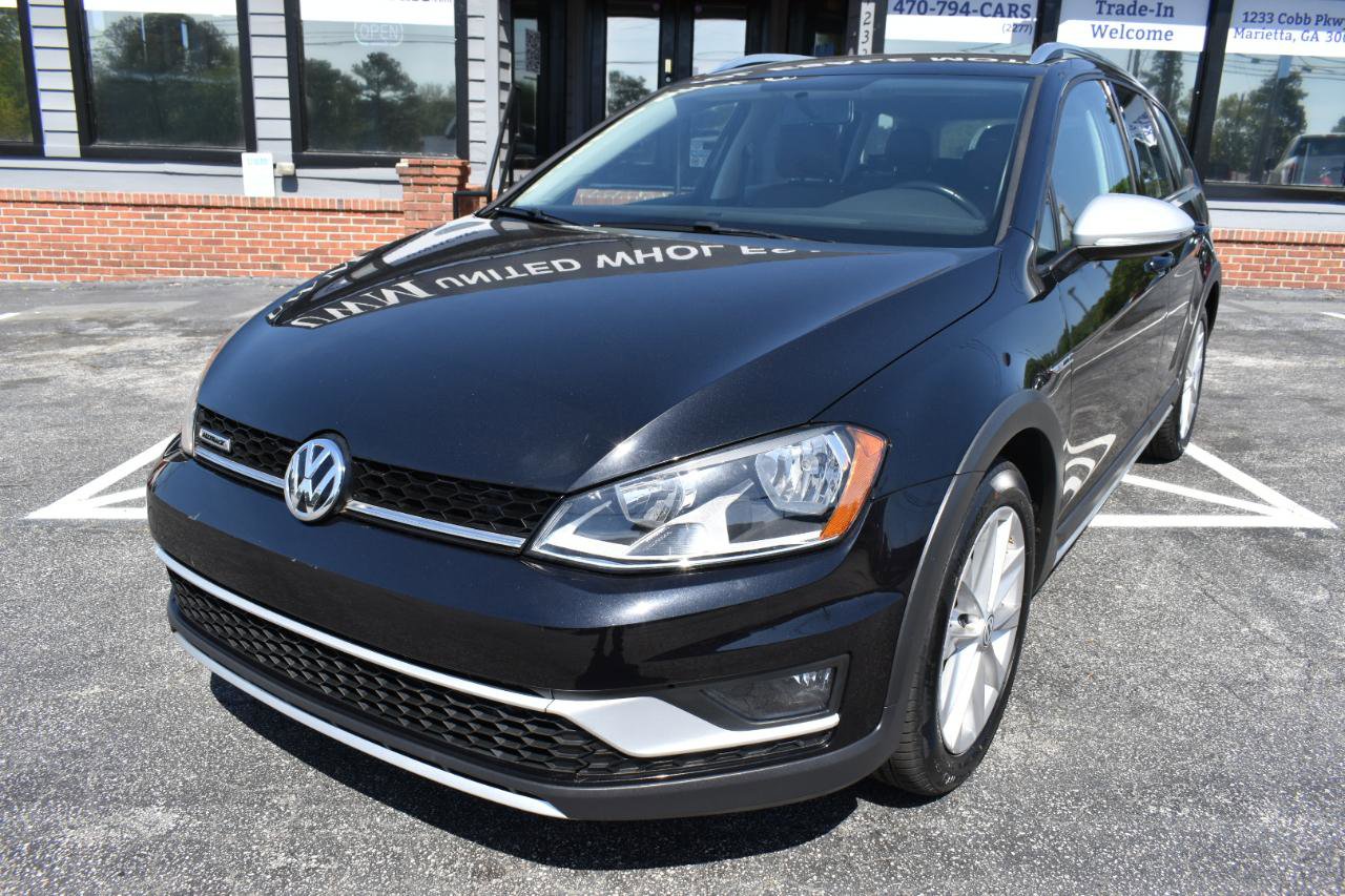 Used 2017 Volkswagen Golf Alltrack S image 2