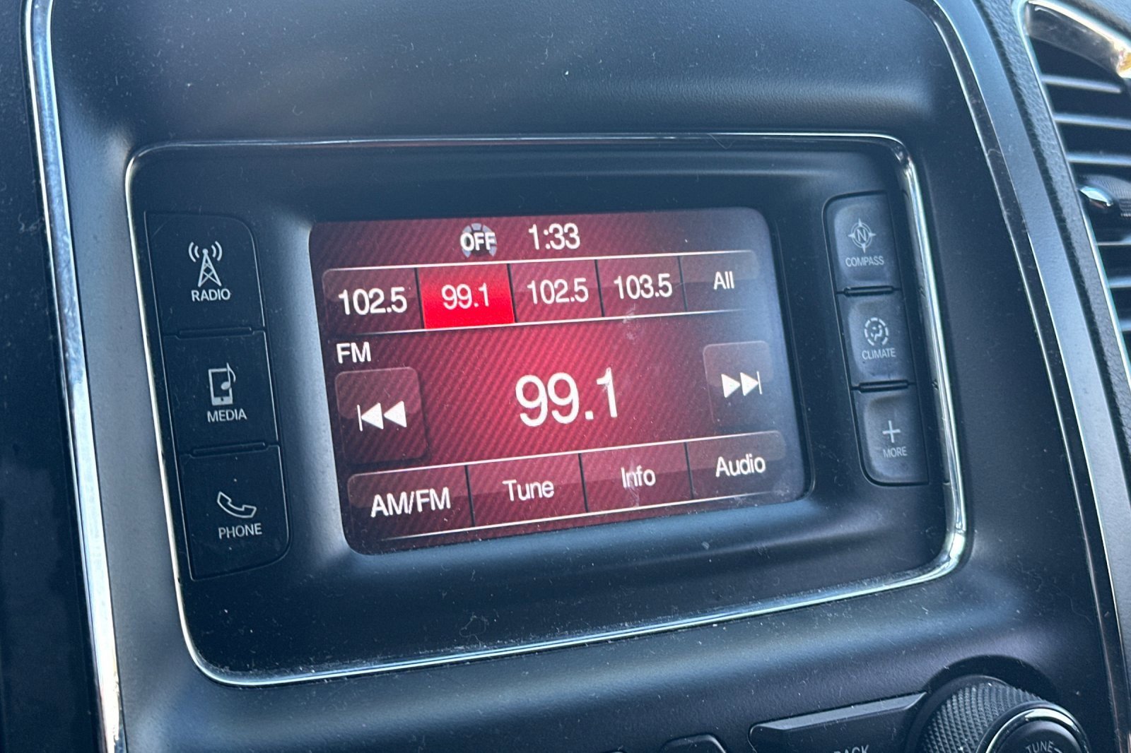 Used 2017 Dodge Durango SXT w/ 3rd Row Seating Group image 27