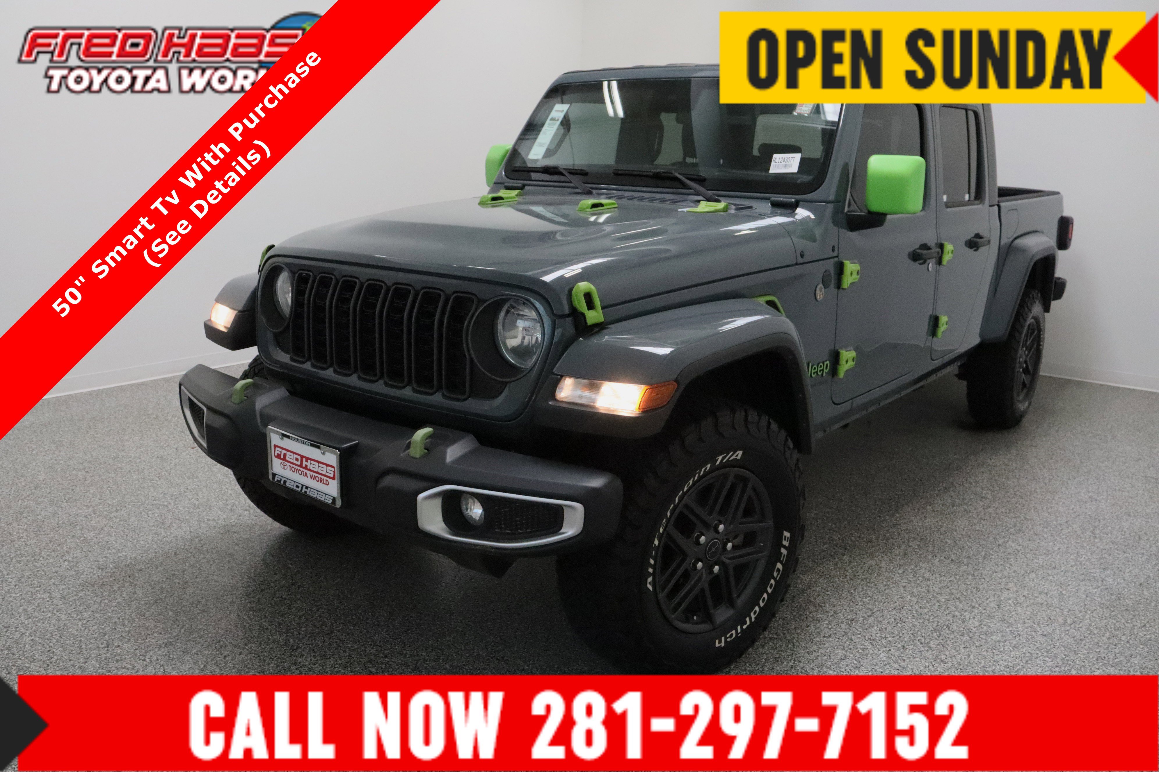 Used 2024 Jeep Gladiator Sport image 1