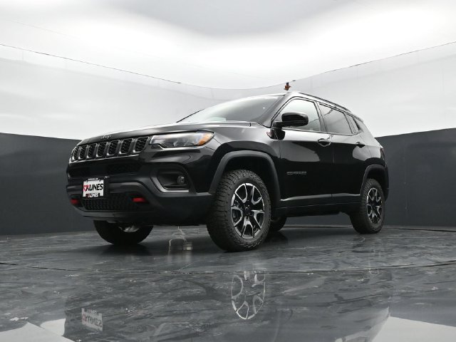 New 2026 Jeep Compass Trailhawk w/ Trailer Tow Group AWD/4WD image 55