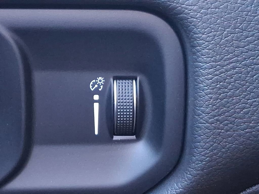 Used 2024 RAM 2500 Tradesman w/ Chrome Appearance Group image 23